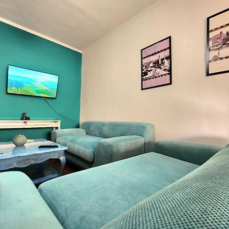 Turqoise Flat In City Center With 24H Self Check In Tirana Eksteriør billede