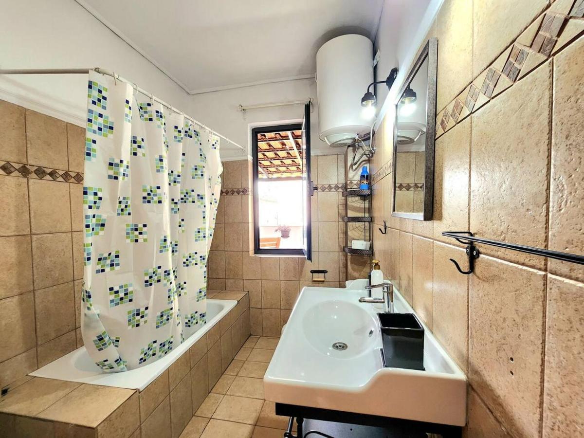 Turqoise Flat In City Center With 24H Self Check In Tirana Eksteriør billede